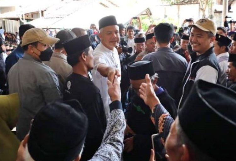 Capres Ganjar Kunjungi Pesantren Darussalam Watucongol, Ini Tujuannya – Warga Berita