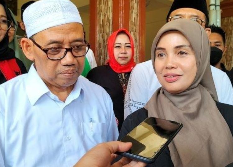 Isteri Capres Ganjar Silaturahmi ke Pondok Pesantren di Ponorogo – Warga Berita