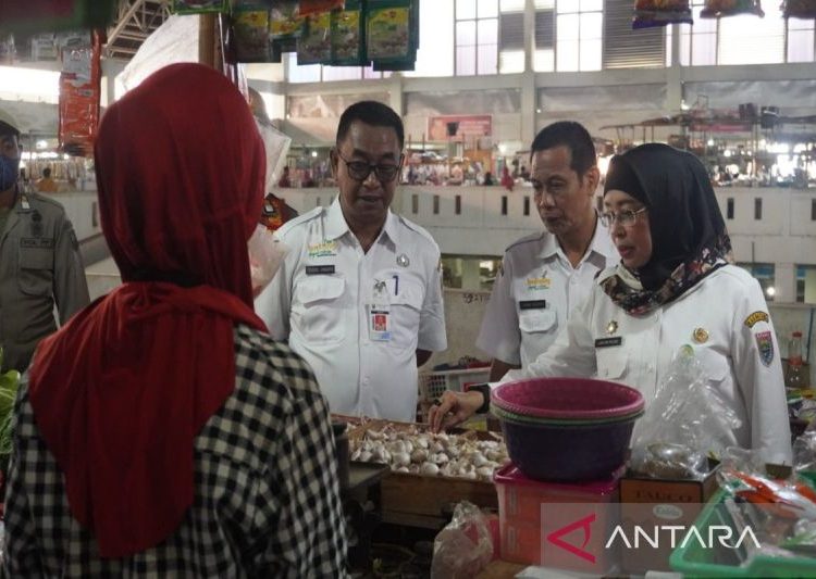 Pemkab Batang pantau ketersediaan bahan pangan 1 Pemkab Batang pantau ketersediaan bahan pangan