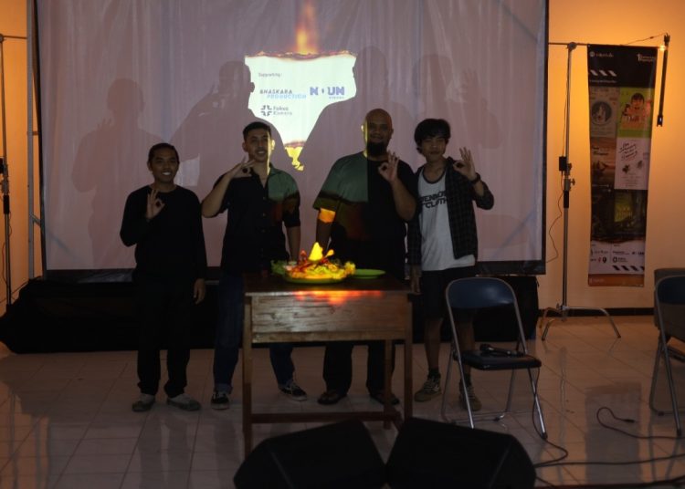 Rayakan HUT Ke-1, Mahasiswa UKM Raganyala Udinus Konsis... 1 Rayakan HUT Ke-1, Mahasiswa UKM Raganyala Udinus Konsis…