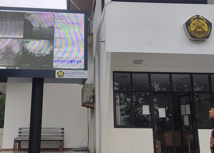 Masyarakat Jangan Beraktivitas di Radius 5 KM dari Gunung Anak Krakatau – Warga Berita 1 Masyarakat Jangan Beraktivitas di Radius 5 KM dari Gunung Anak Krakatau – Warga Berita