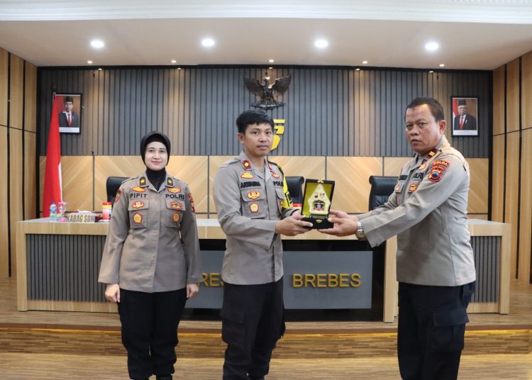 Latja Selesai, 48 Siswa Bintara Polri Kembali ke SPN. Ini Pesan Wakapolres Brebes 1 Latja Selesai, 48 Siswa Bintara Polri Kembali ke SPN. Ini Pesan Wakapolres Brebes