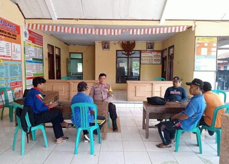 Jumat Curhat, Polsek Salem Ajak Masyarakat Ciptakan Pemilu Aman Dan Damai 1 Jumat Curhat, Polsek Salem Ajak Masyarakat Ciptakan Pemilu Aman Dan Damai