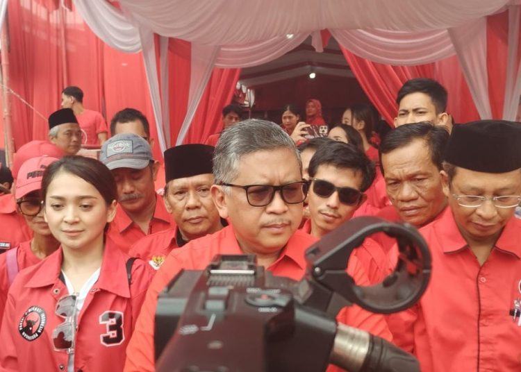 Hasto Klaim Dukungan Abuya Muhtadi Memperkuat Dukungan Ganjar-Mahfud di Banten – Warga Berita 1 Hasto Klaim Dukungan Abuya Muhtadi Memperkuat Dukungan Ganjar-Mahfud di Banten – Warga Berita