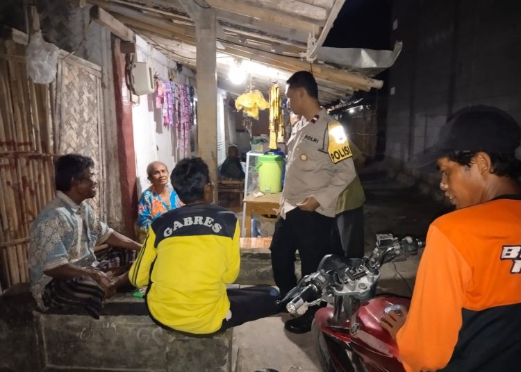 Sambang Pemukiman, Patroli Polsek Wanasari Ajak Masyarakat ikut Jaga Kamtibmas Jelang Pemilu