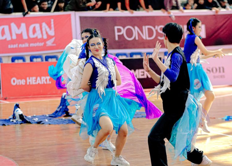 Tim Dance UPH College Tampilan Tarian Burung Macaw Biru yang Cantik – Warga Berita