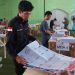 KPU Kota Serang Mulai Pelipatan Surat Suara, 2 Lembar Ditemukan Rusak – Warga Berita