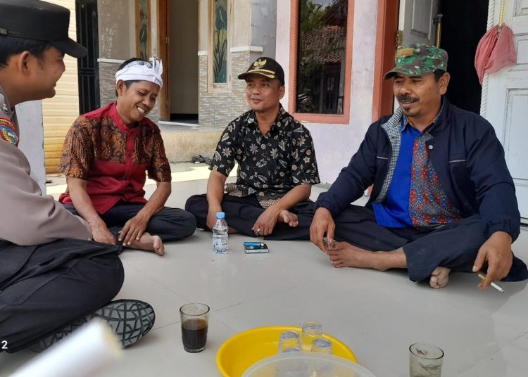 Kanit Binmas Polsek Banjarharjo Sambang Tokoh Masyarakat Ajak Ciptakan Pemilu Damai 1 Kanit Binmas Polsek Banjarharjo Sambang Tokoh Masyarakat Ajak Ciptakan Pemilu Damai