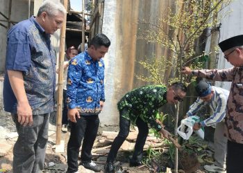 Masyarakat Kelapa Dua dan Legok Terima 600 Pohon untuk Penghijauan – Warga Berita