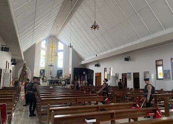 Pastikan Keamanan Polres Brebes Lakukan Sterilisasi Gereja
