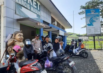 Ops Lilin Candi 2023, Personil Polsek Paguyangan lakukan Patroli di Obyek Wisata