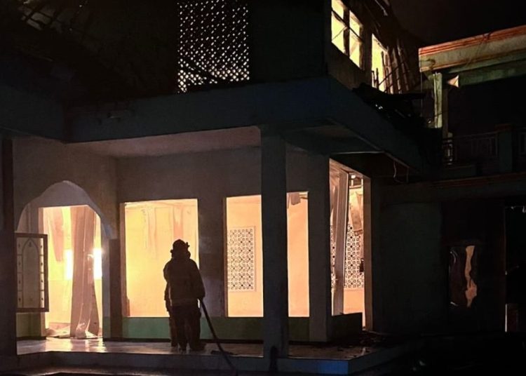 Diduga Korsleting Listrik, Pesantren di Baros Terbakar – Warga Berita