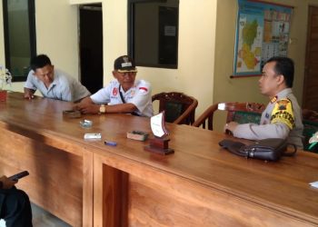 Kapolsek Losari Sambang Kantor Kepala Desa Jatisawit Koordinasi Kamtibmas
