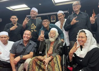 Kiai Abuya Muhtadi Jadi Dewan Penasihat TPN Ganjar-Mahfud 7 Kiai Abuya Muhtadi Jadi Dewan Penasihat TPN Ganjar-Mahfud