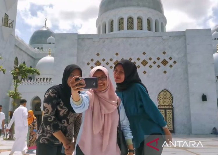14 juta kendaraan turis Natal dan Tahun Baru diprediksi masuk Solo 1 14 juta kendaraan turis Natal dan Tahun Baru diprediksi masuk Solo