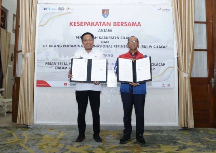 Kilang Cilacap dan Pemkab Cilacap sepakati kerja sama pembangunan daerah 1 Kilang Cilacap dan Pemkab Cilacap sepakati kerja sama pembangunan daerah