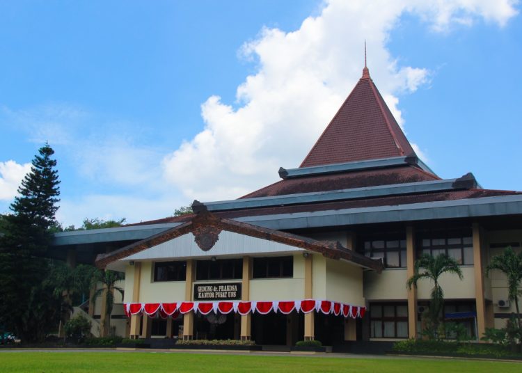 Delegasi KDFH UNS Raih Juara 1 Debat Nasional dan Best Speaker dalam Ajang ALCOM 2023