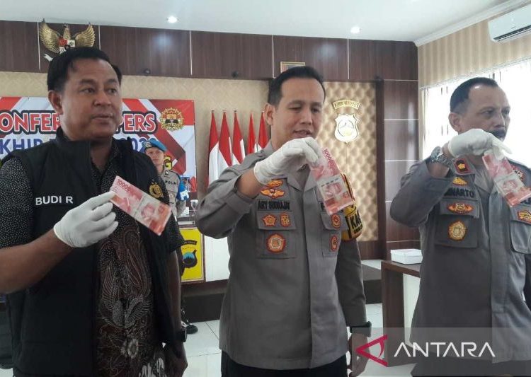 Polres Temanggung tahan dua pengedar uang palsu