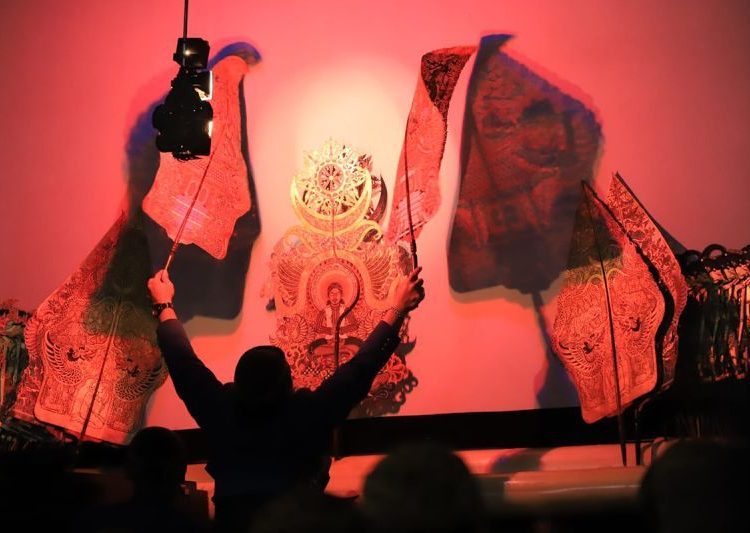 Pentas wayang kulit hingga lomba burung meriahkan HUT Ke-6 KPI dan HUT Ke-66 Pertamina di Cilacap