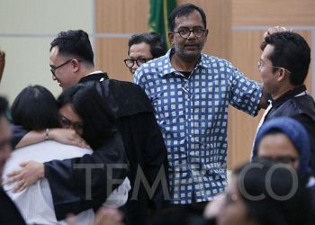 Haris Azhar dan Fatia Akhirnya Divonis Bebas Atas Kasus Lord Luhut » Warga Berita 8 Haris Azhar dan Fatia Akhirnya Divonis Bebas Atas Kasus Lord Luhut » Warga Berita