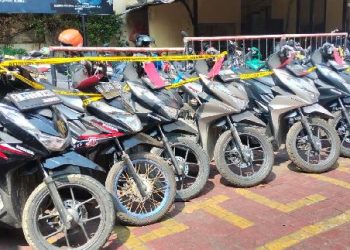 Polda Metro Jaya dan Puspomad Gagalkan Penyelundupan 214 Mobil dan Motor Curian, Ditampung di GudangTNI Sidoarjo » Warga Berita