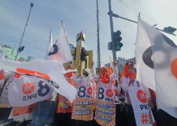 Bukan Bagi-bagi Susu atau Telur, PKS Pilih  Bagikan Jus Saat Gelar Flashmob » Warga Berita
