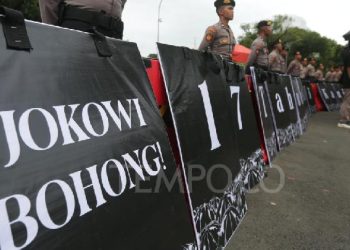 Poster ‘Jokowi Bohong’ Warnai Aksi Kamisan di Depan Istana » Warga Berita
