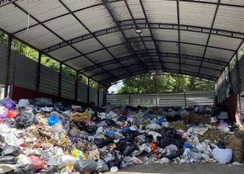 Fenomena Galon Air Sekali Pakai Kontraproduktif Terhadap Semangat Pengurangan Sampah Plastik » Warga Berita