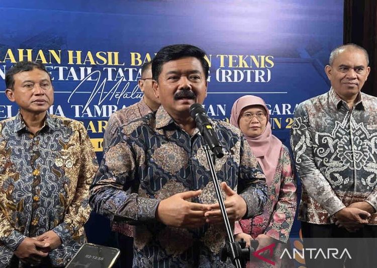 Sertifikat elektronik sudah diterapkan 13 kabupaten/kota 1 Sertifikat elektronik sudah diterapkan 13 kabupaten/kota