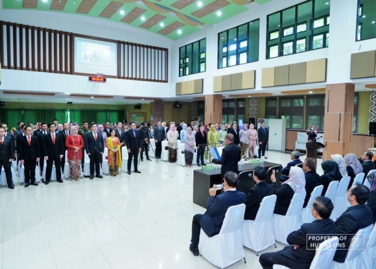 FK UNS Lepas 58 Dokter Spesialis Baru – Universitas Sebelas Maret