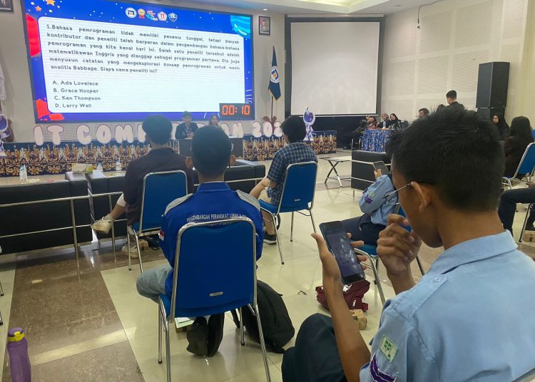 Siswa SMA/K Asah Wawasan Era Emas Teknologi Pada Ajang ITC 1 Siswa SMA/K Asah Wawasan Era Emas Teknologi Pada Ajang ITC