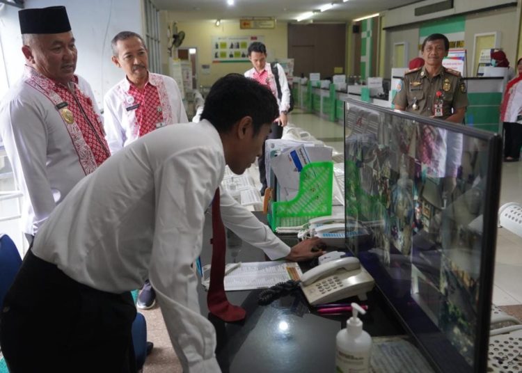 Wali Kota Pekalongan Sidak Kedisiplinan OPD 1 Wali Kota Pekalongan Sidak Kedisiplinan OPD