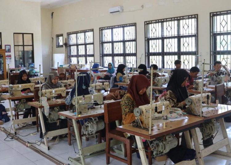 Tingkatkan Kompetensi Masyarakat, Pemkot Pekalongan, Siap 79 Pelatihan