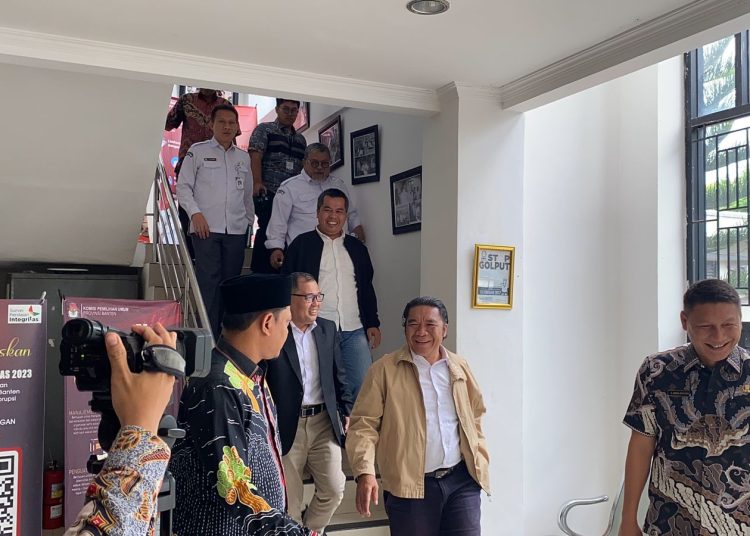 Al Muktabar Periksa Kesiapan Pemilu 2024 di KPU Banten – Warga Berita 1 Al Muktabar Periksa Kesiapan Pemilu 2024 di KPU Banten – Warga Berita