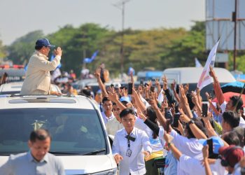 Tiba di Medan, Prabowo Disambut Antusias Ribuan Rakyat dari Bandara Sampai Tempat Acara – Warga Berita