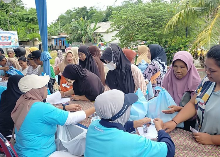 Ribuan Warga Lebak Antre Tebus Murah Sembako Gemoy – Warga Berita