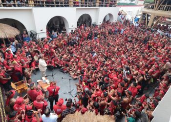 Panglima Jilah dan Ribuan Warga Dayak Sambut Prabowo di Pontianak – Warga Berita