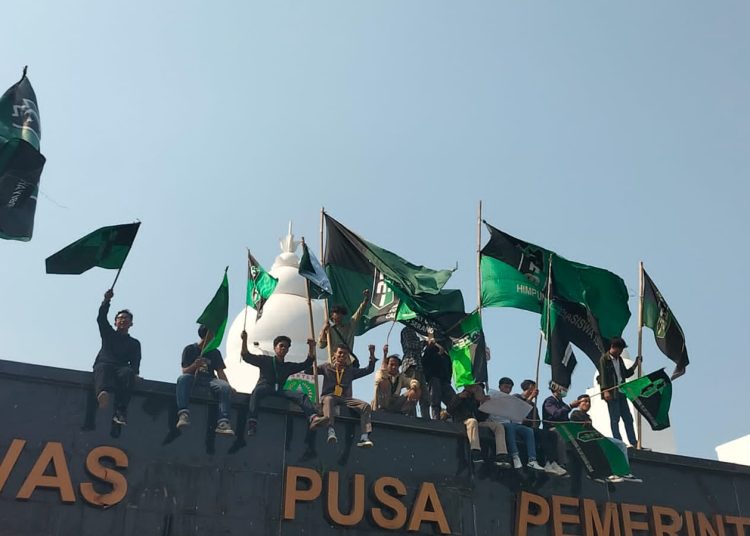 Mahasiswa Nilai Pemkot Serang Tak Tegas dan Langgar Janji Bongkar Hiburan Malam – Warga Berita 1 Mahasiswa Nilai Pemkot Serang Tak Tegas dan Langgar Janji Bongkar Hiburan Malam – Warga Berita