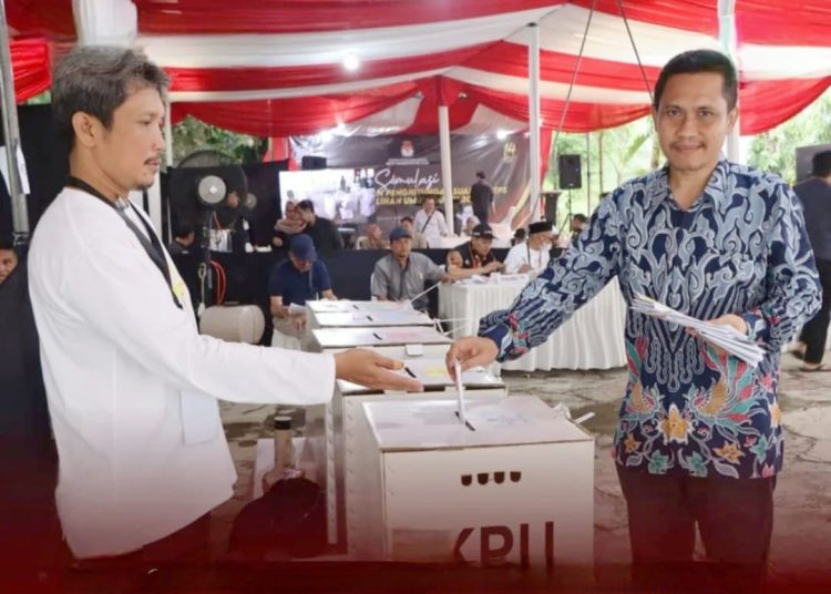KPU Tangsel Pastikan Waktu Pencoblosan Berjalan Efesien, 1 TPS Ada 4 Bilik Suara – Warga Berita
