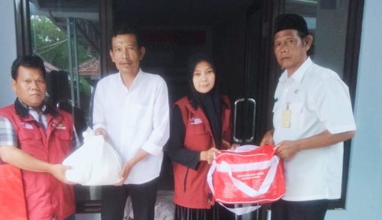 Dinsos Pandeglang Salurkan Bantuan Logistik kepada Korban Kebakaran – Warga Berita