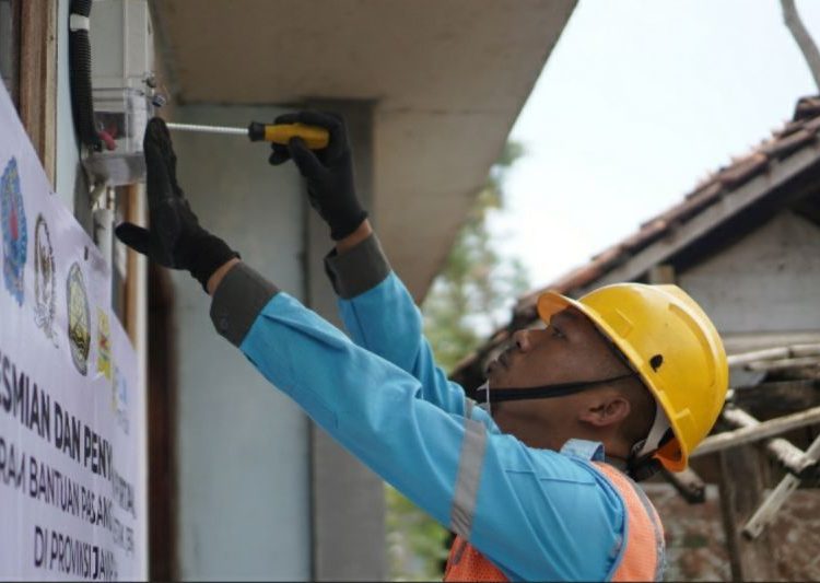 Listrik di rumah “njeglek”? Ini penyebabnya
