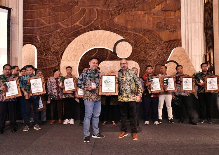 Pertamina Patra Niaga JBT panen 8 "Indonesia Green Awards 2024" 1 Pertamina Patra Niaga JBT panen 8 “Indonesia Green Awards 2024”