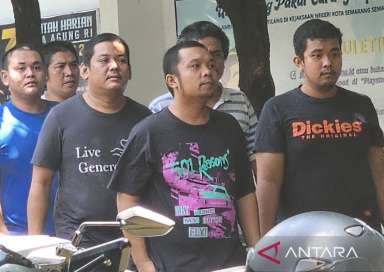 Kasus delapan penagih utang dilimpahkan ke Kejari Semarang