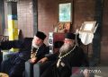 Metropolitan Photos of Demetrias mengunjungi Gereja Ortodoks Solo