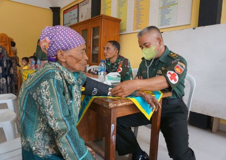 Kodim - Polres Batang selenggarakan layanan pengobatan gratis 1 Kodim – Polres Batang selenggarakan layanan pengobatan gratis