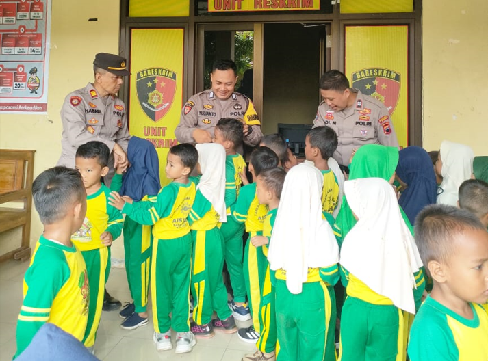 Polisi Sahabat Anak, Polsek Tonjong Terima Kunjungan Paud Kelompok Bermain (KB) 1 Polisi Sahabat Anak, Polsek Tonjong Terima Kunjungan Paud Kelompok Bermain (KB)