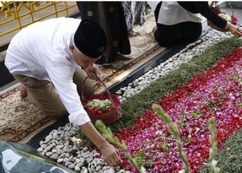 Ganjar Pranowo Ziarah ke Buyut dari Muhaimin Iskandar – Warga Berita