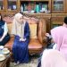 Siti Atikoh Disambut Sholawat Saat Silaturahmi ke Ponpes Adik Said Aqil Siradj – Warga Berita