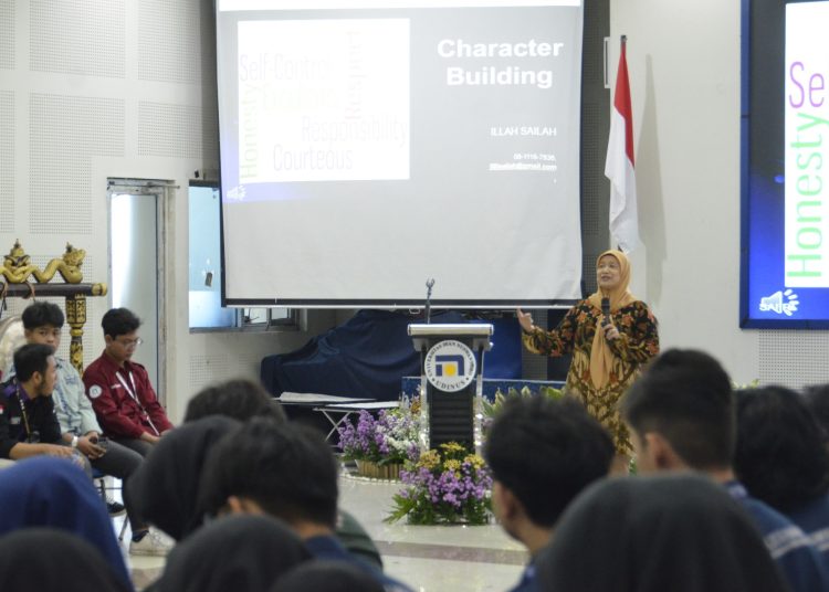 Udinus Hadirkan Guru Besar IPB Bentuk Karakter Mahasiswa…