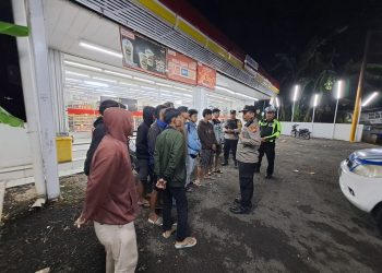 Antisipasi Kejahatan malam Hari, Kapolsek Bumiayu Pimpin Patroli